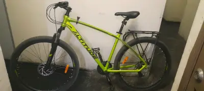 Bicicleta Altitude verde con frenos de disco - miniatura 1