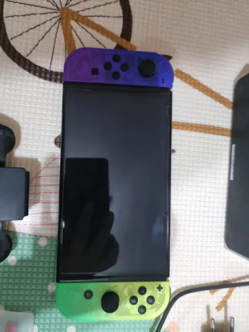 Consola Nintendo Switch con accesorios y juegos - 2