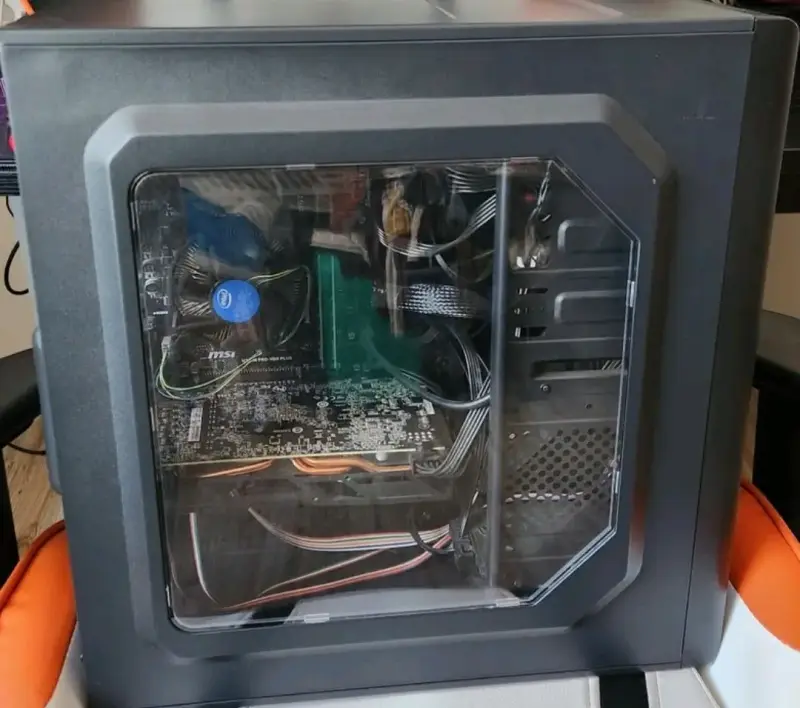 Desktop Intel i3 16GB RAM con W10 Pro Instalado. - 2