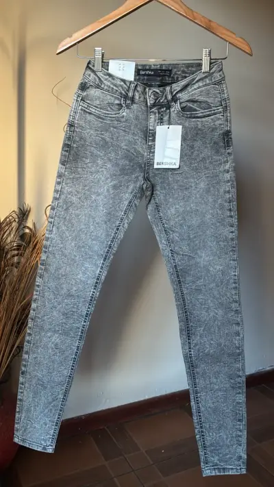 Jeans gris Bershka - miniatura 1