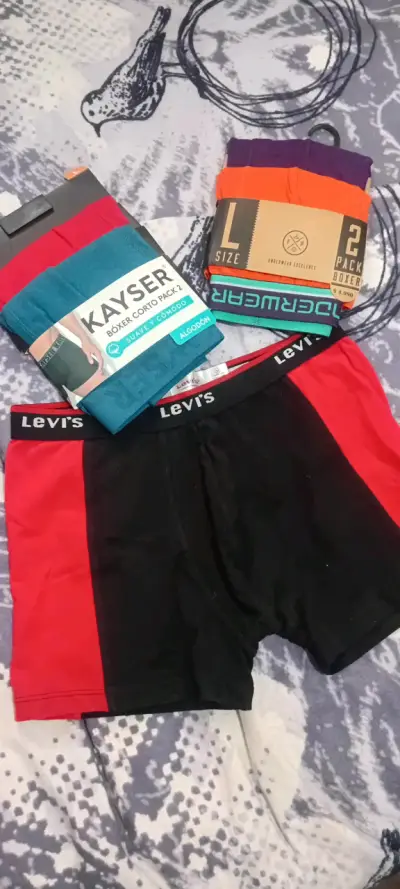 Pack de bóxers Levi's y Kayser y casaca cuero - miniatura 1