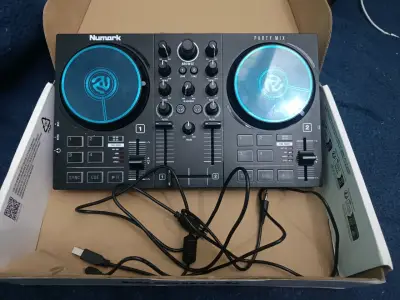 Controlador DJ Numark Party Mix con luces LED - miniatura 1