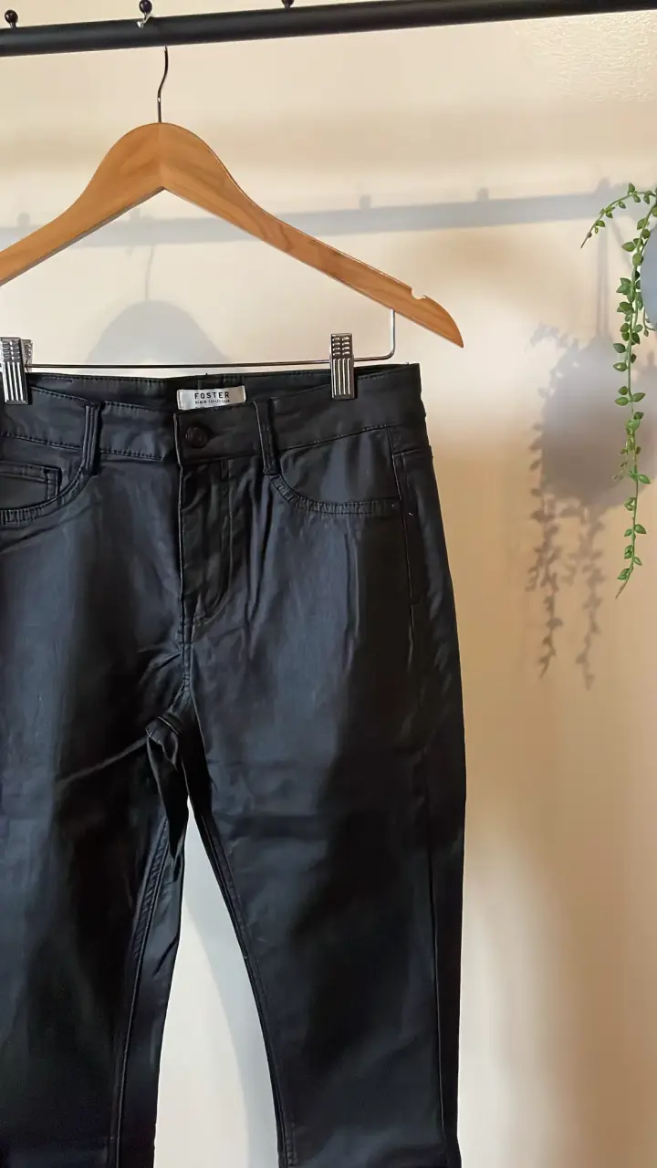 Pantalones de cuero sintético Foster negros - 2