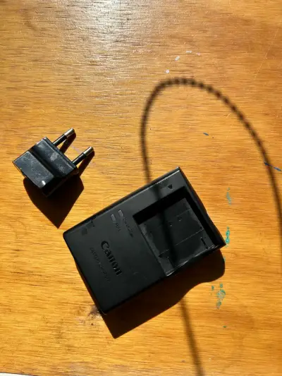 Cámara Canon con tapa protectora - miniatura 6