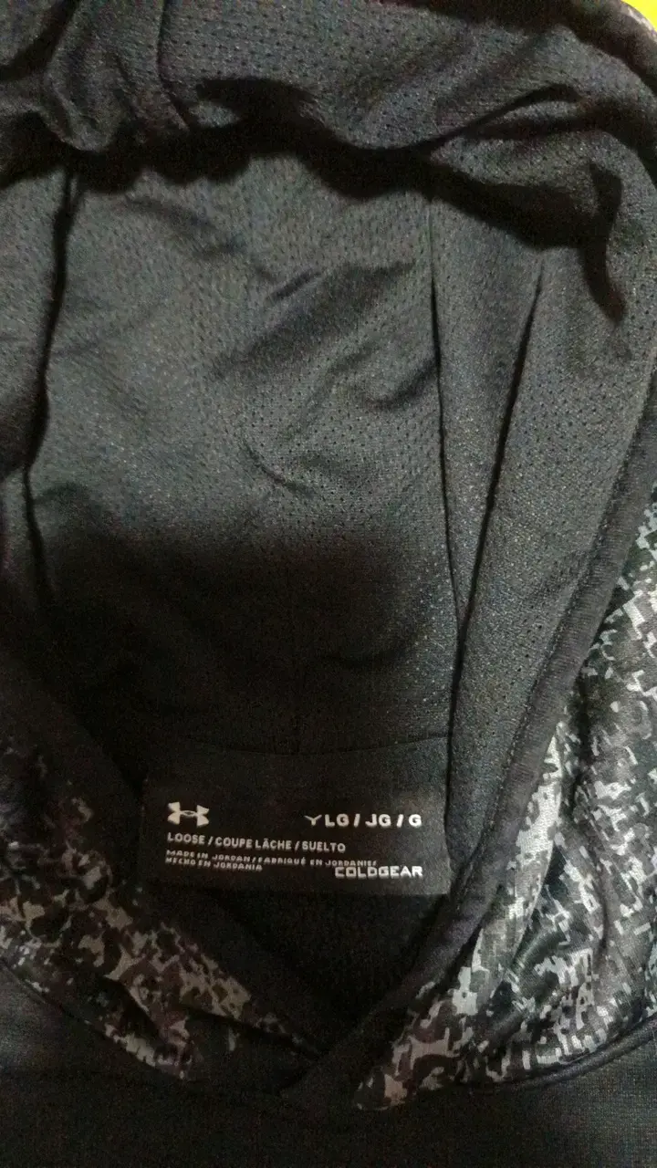 Polerón Under Armour con capucha negro - 2