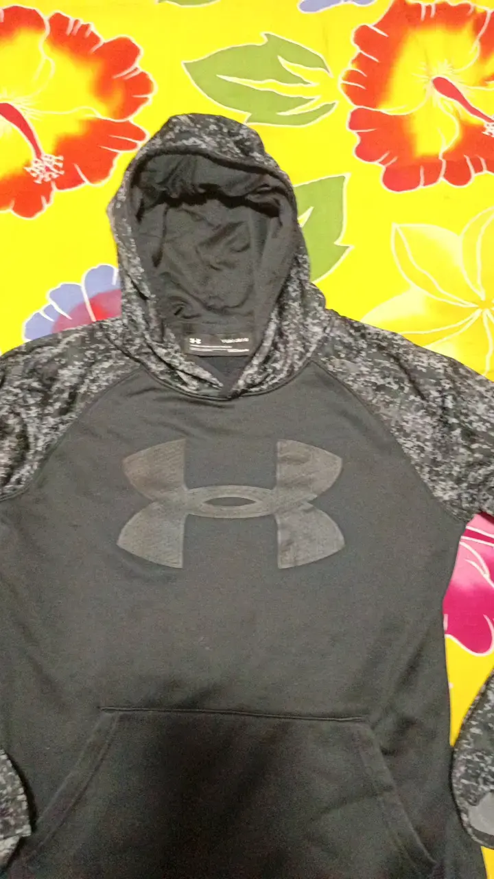 Polerón Under Armour con capucha negro - 4