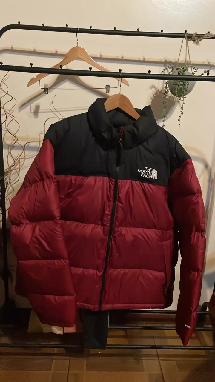 Chaqueta The North Face roja y negra - 1