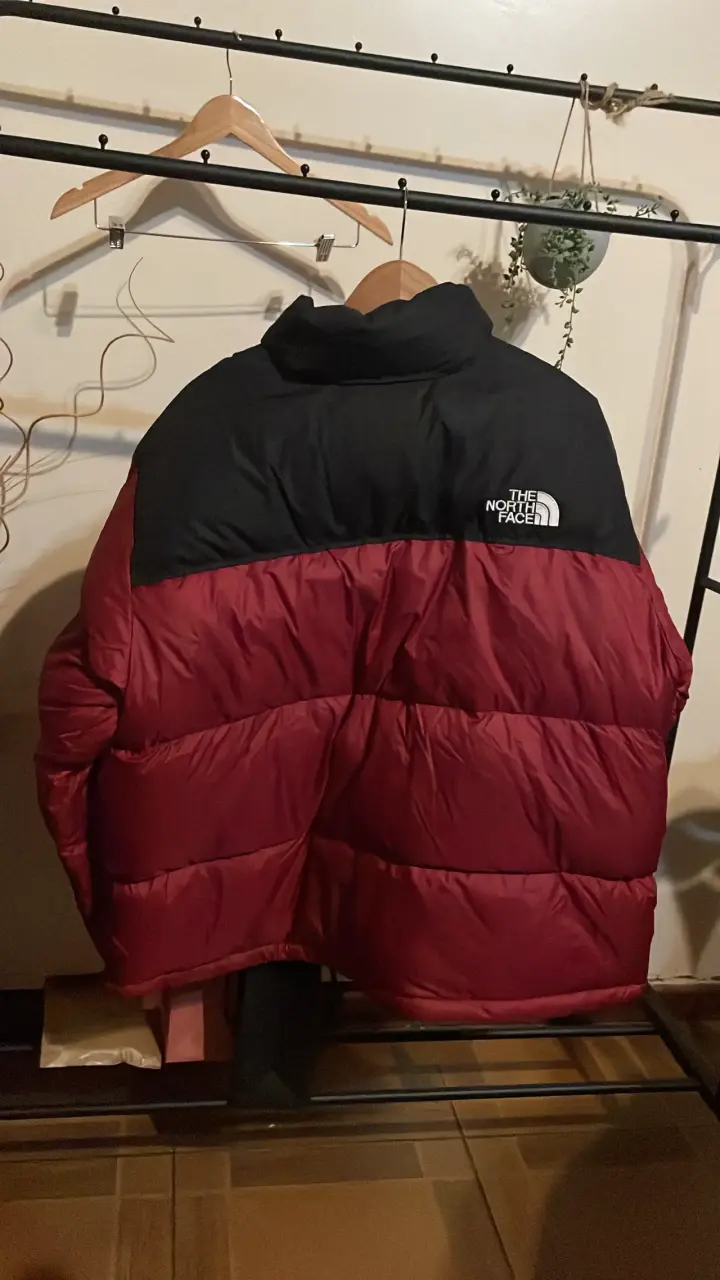 Chaqueta The North Face roja y negra - 2