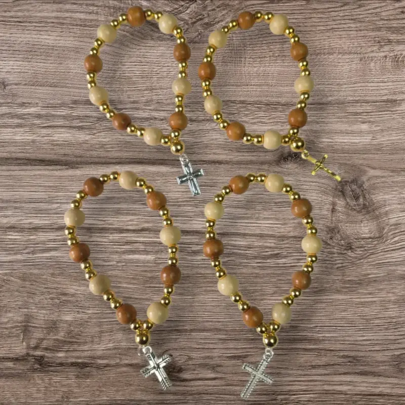 Pulsera de cuentas con cruz dorada - 2