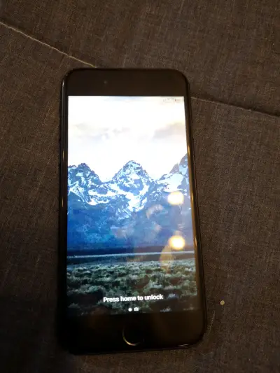 iPhone SE 2da Generación 64GB 74% - miniatura 3