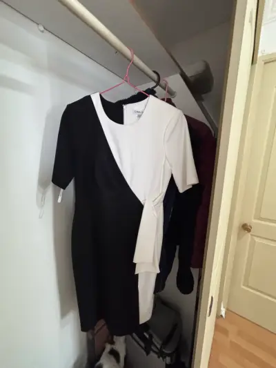 Vestido bicolor Calvin Klein elegante - miniatura 1
