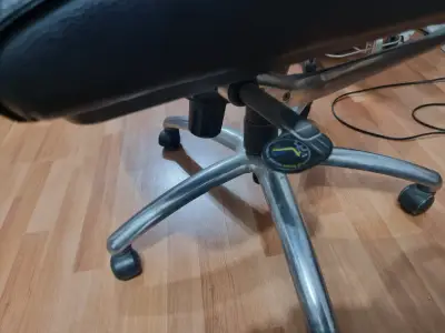 Silla de oficina ergonómica negra - miniatura 6