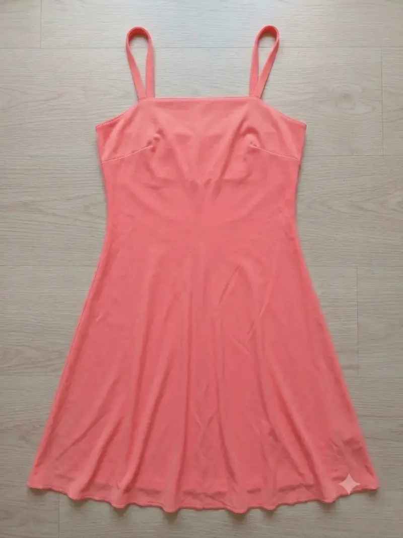 Vestido coral con tirantes y detalle brillante - 2