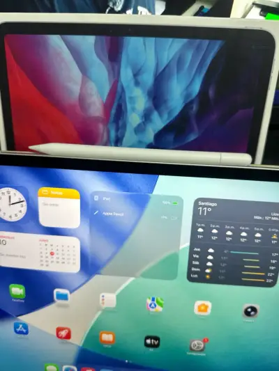iPad Pro con teclado y Apple Pencil - miniatura 2