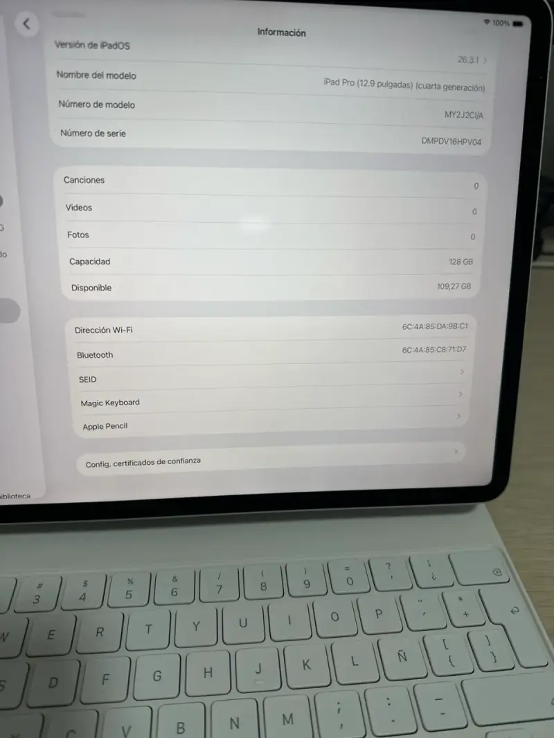 iPad Pro con teclado y Apple Pencil - 4