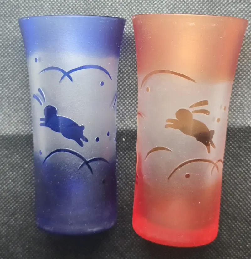 Vasos de conejos diseñados por Kansai Yamamoto - 2