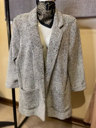 Abrigo de lana gris para mujer - miniatura 1