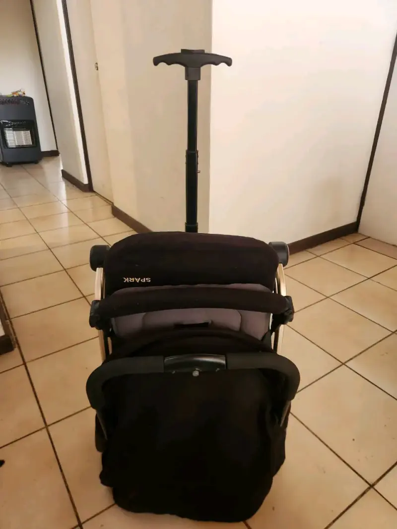 Coche de bebé plegable compacto - 2