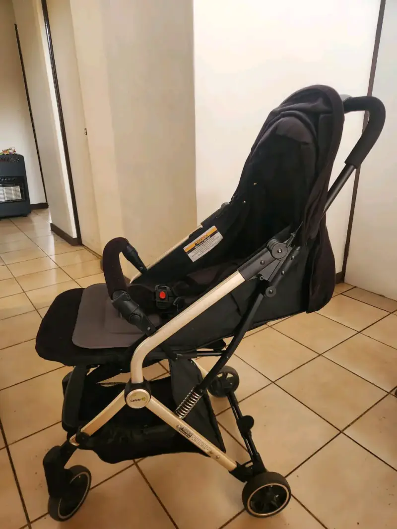 Coche de bebé plegable compacto - 4