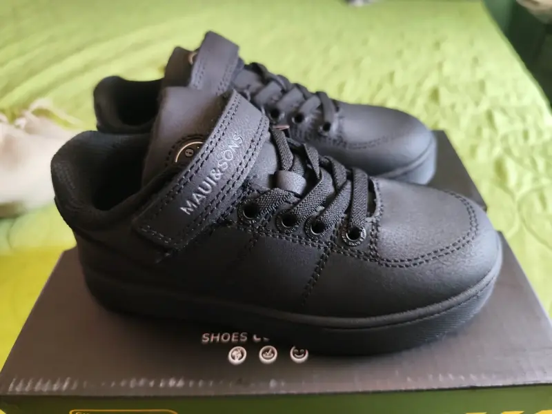 Zapatillas negras para niños con velcro - 3