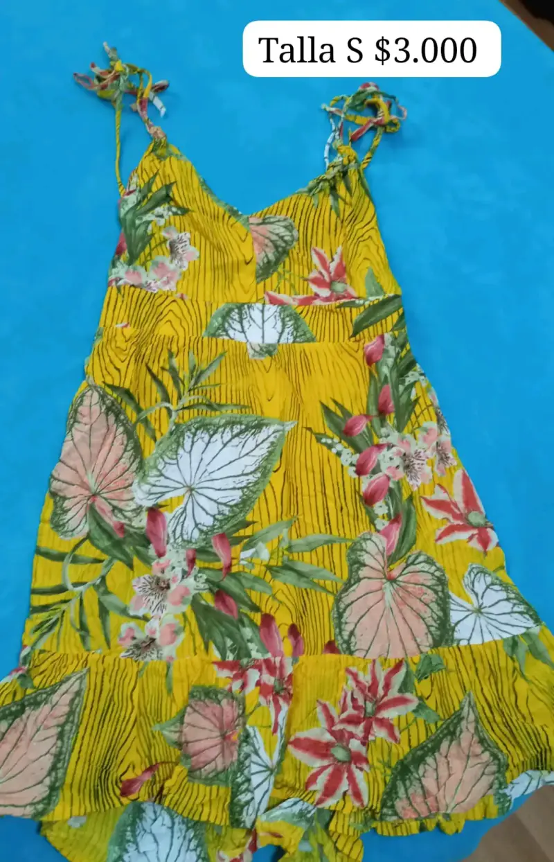 Vestido floral amarillo talla S