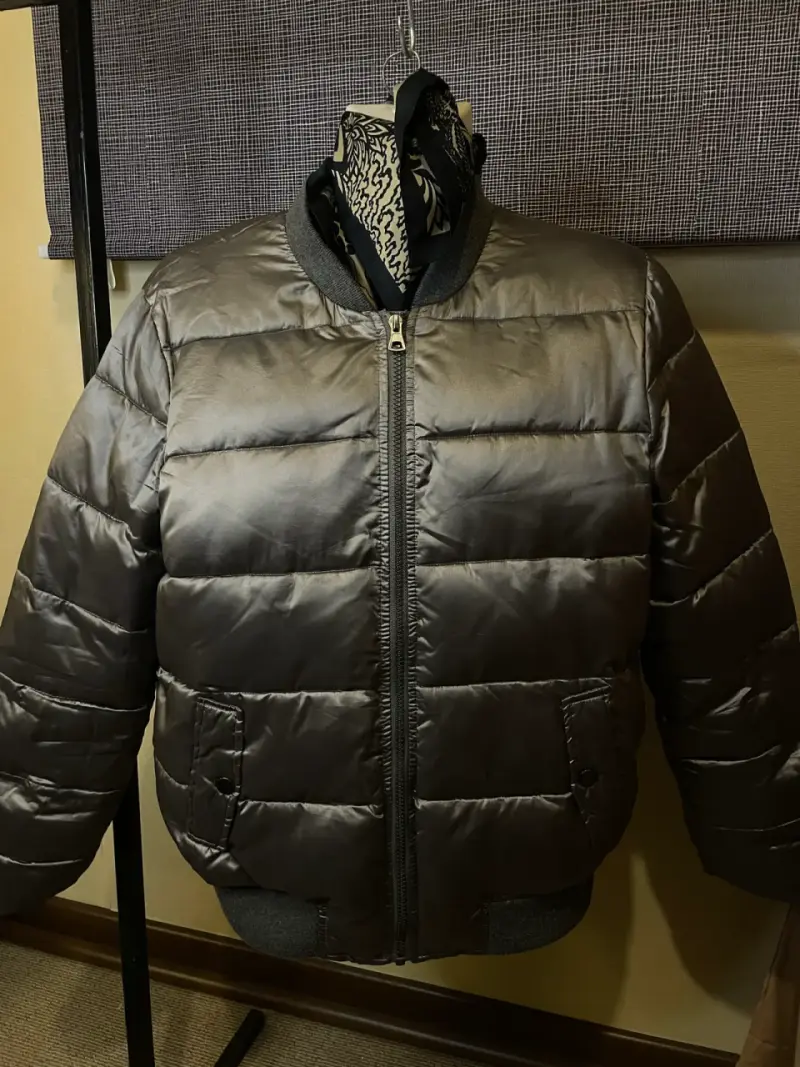 Chaqueta acolchada gris para invierno - 1
