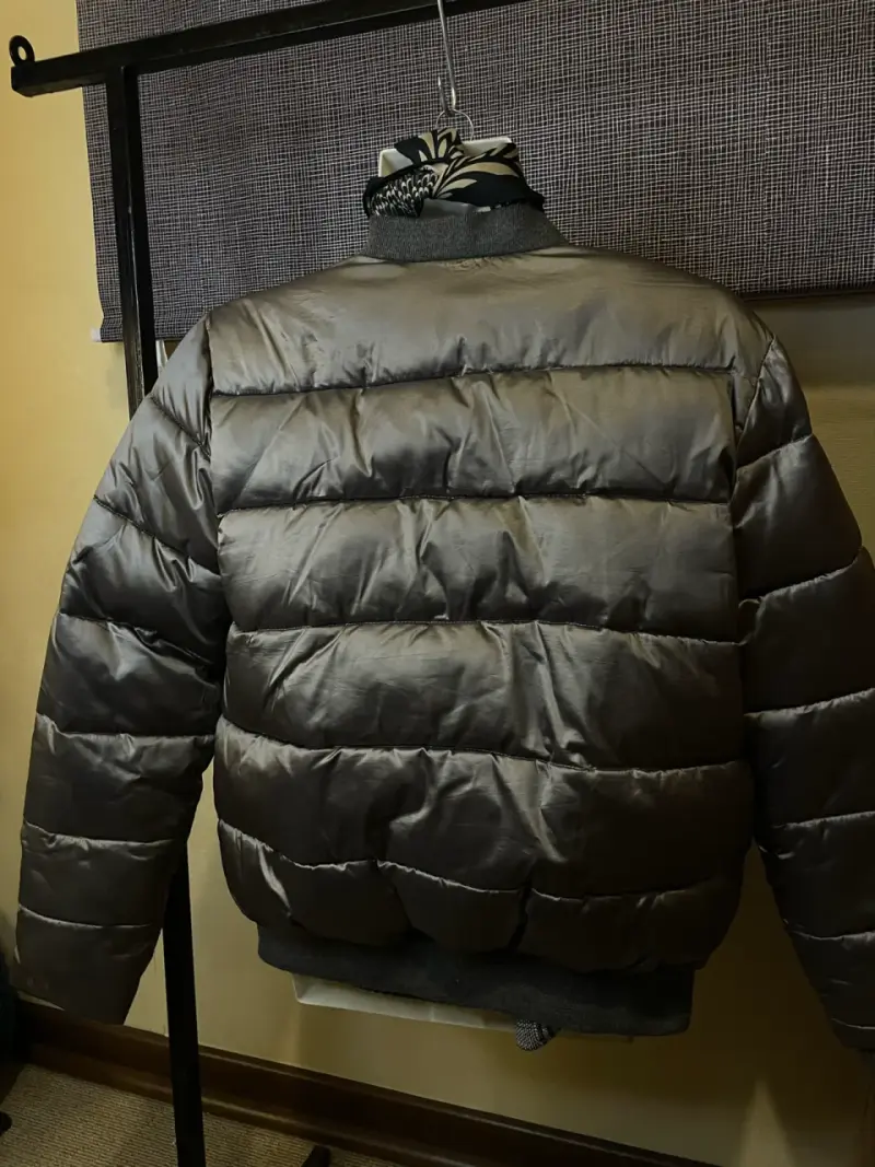 Chaqueta acolchada gris para invierno - 2