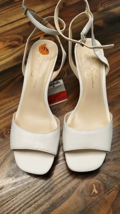 Sandalias de tacón blancas elegantes - miniatura 2