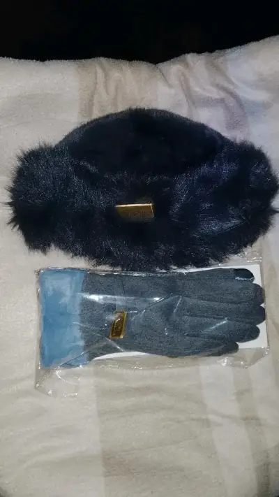 Set de gorro y guantes Victoria's Secret rosa - miniatura 2
