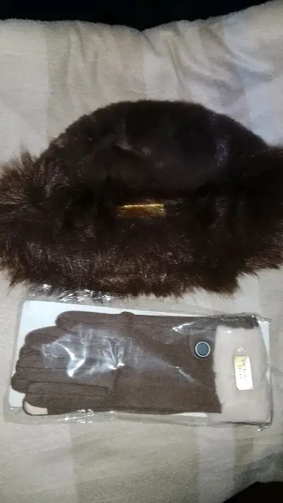 Set de gorro y guantes Victoria's Secret rosa - miniatura 3