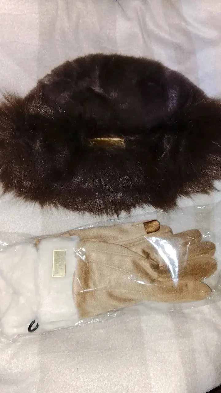 Set de gorro y guantes Victoria's Secret rosa - 4