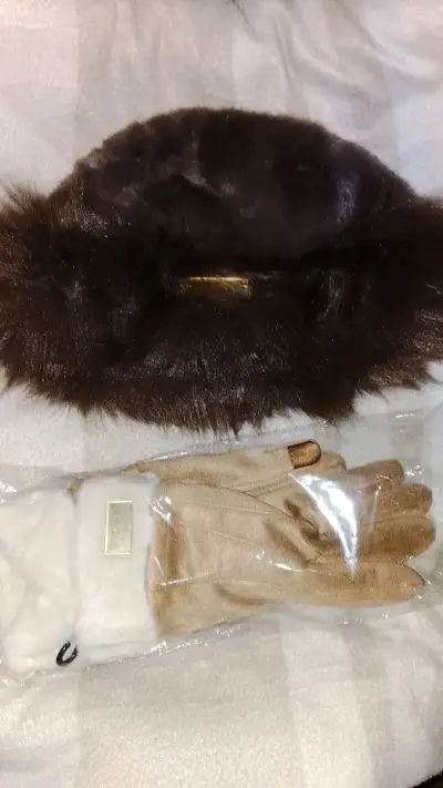 Set de gorro y guantes Victoria's Secret rosa - miniatura 4