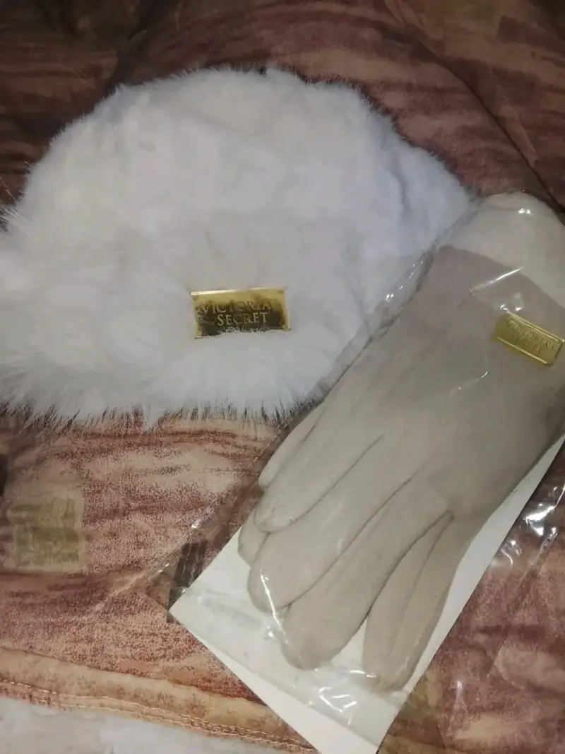 Set de gorro y guantes Victoria's Secret rosa - 6