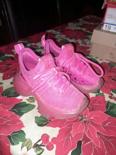 Zapatilla infantil rosa steve madden N*20 - miniatura 2