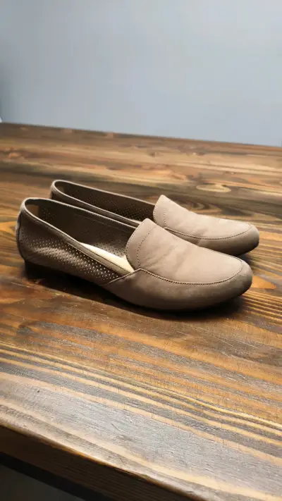 Mocasines Naturalizer de cuero beige para mujer - miniatura 1
