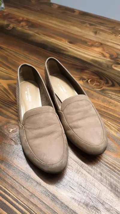 Mocasines Naturalizer de cuero beige para mujer - miniatura 2