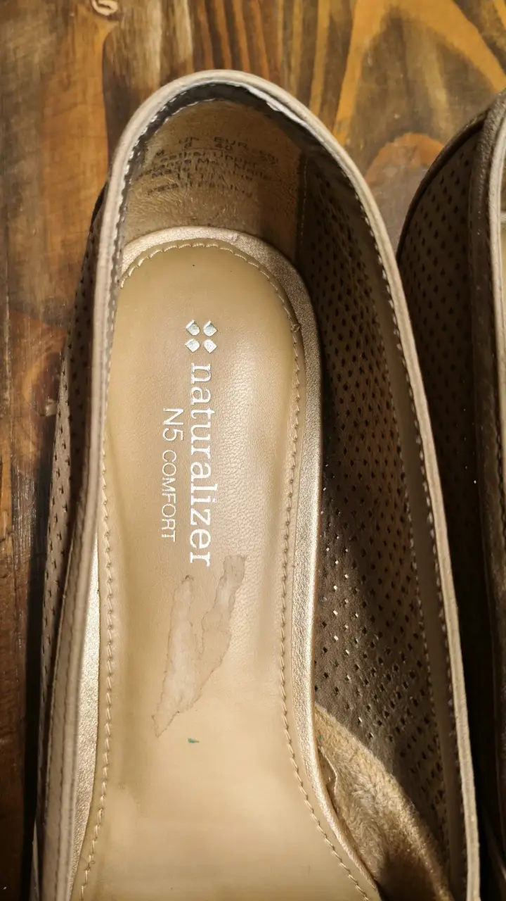 Mocasines Naturalizer de cuero beige para mujer - 3
