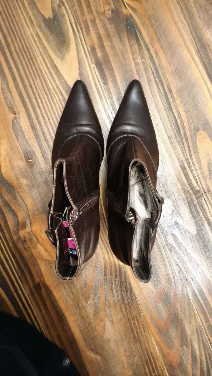 Botines argentinos de cuero café oscuro con tacón - 4