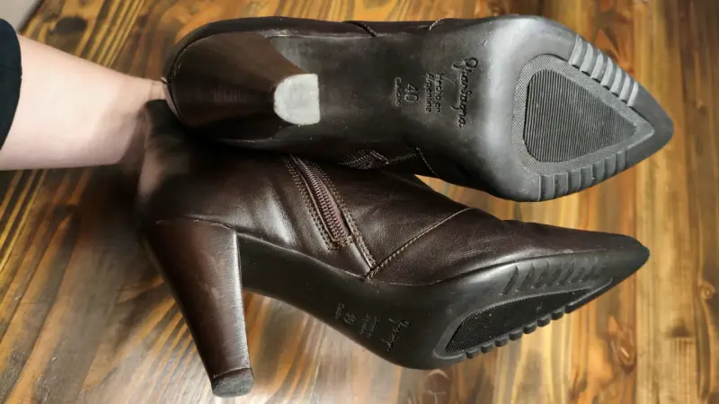 Botines argentinos de cuero café oscuro con tacón - 5