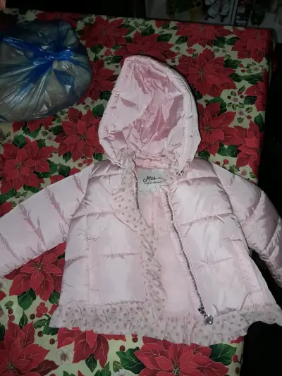 Chaqueta rosada para niña con capucha - miniatura 1
