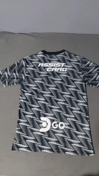 Polera deportiva Coolbet negra y blanca - miniatura 3