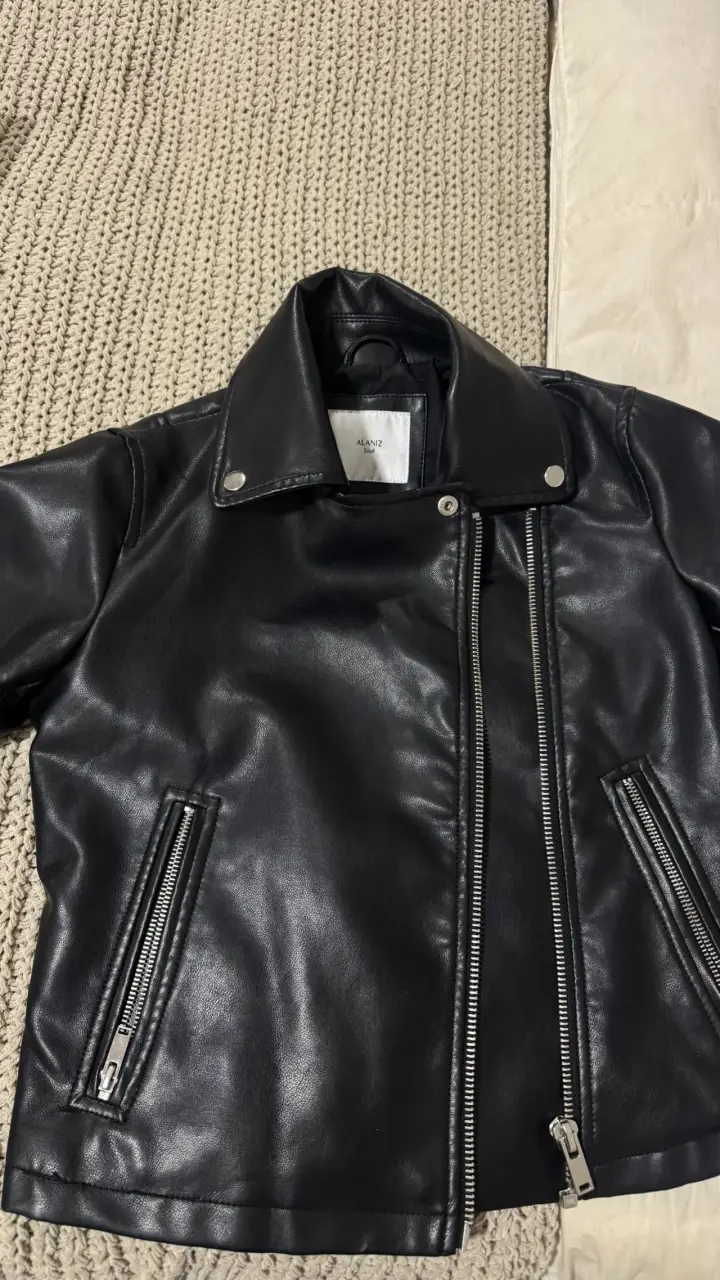 Chaqueta de eco cuero negra Alaniz