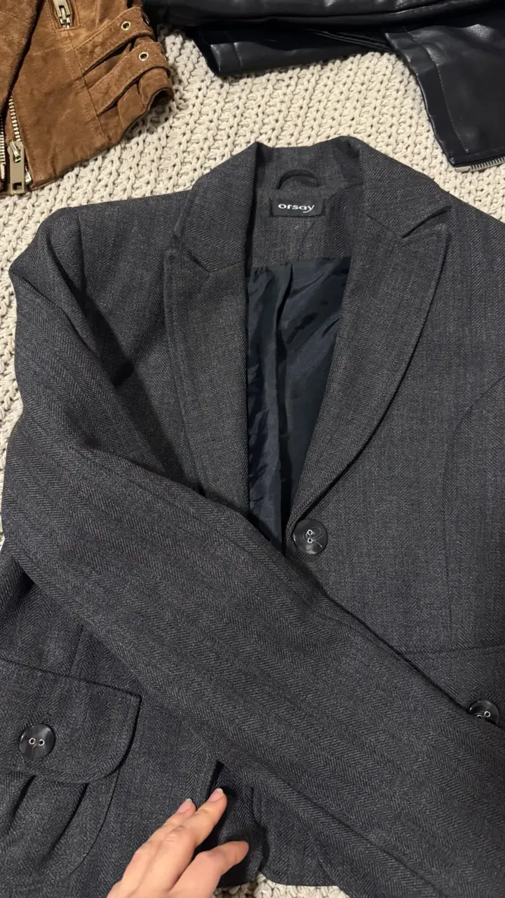 Blazer gris oscuro Orsay para mujer