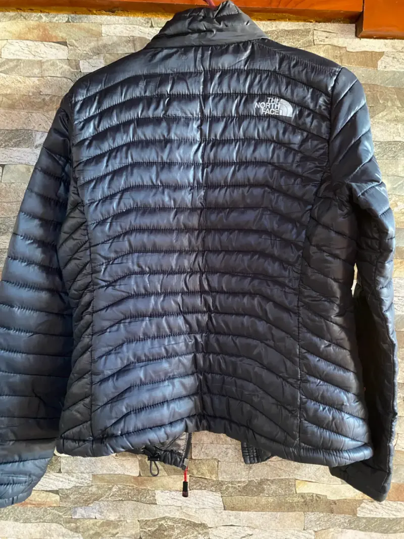 Chaqueta The North Face azul acolchada - 2