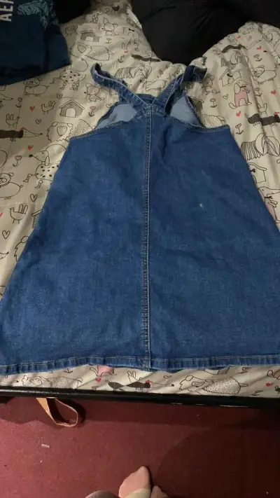 Jumper de mezclilla con tirantes ajustables - miniatura 2