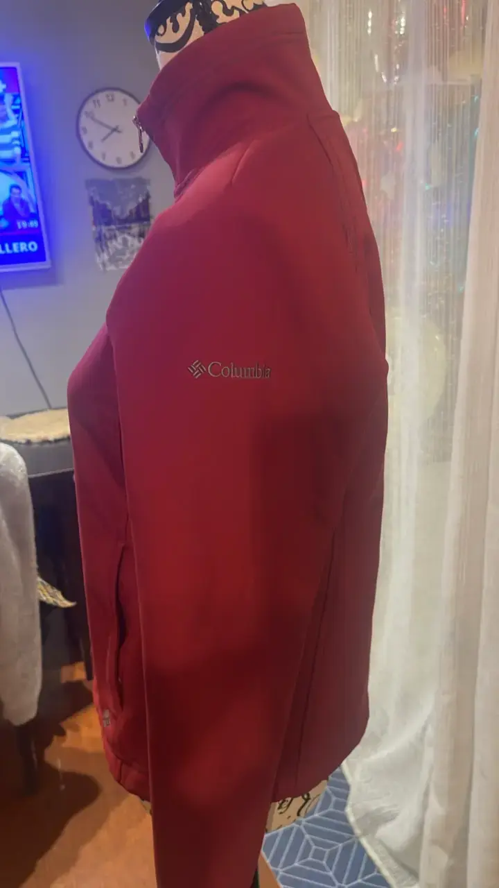 Chaqueta Columbia roja para mujer