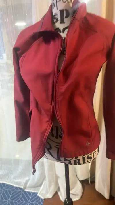 Chaqueta Columbia roja para mujer - miniatura 4