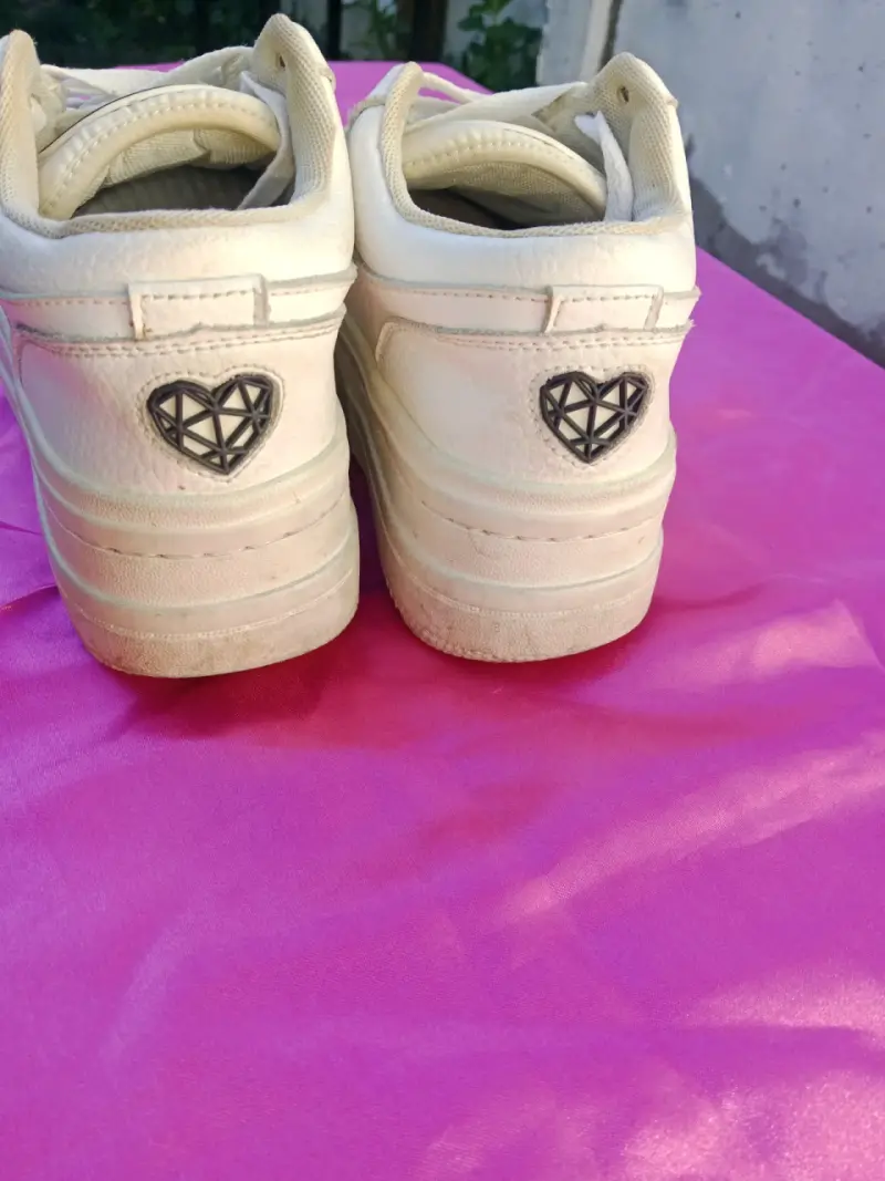 Zapatillas blancas deportivas estilo casual - 5