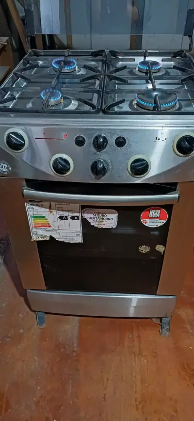 Cocina a gas de 4 quemadores en buen estado - miniatura 2