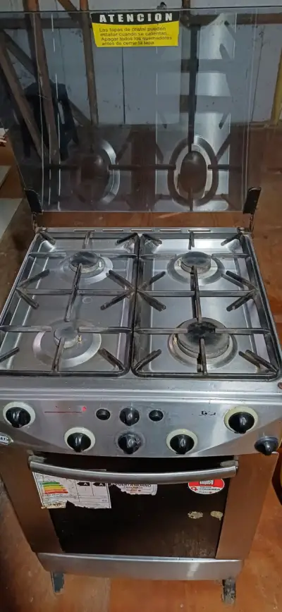 Cocina a gas de 4 quemadores en buen estado - miniatura 4